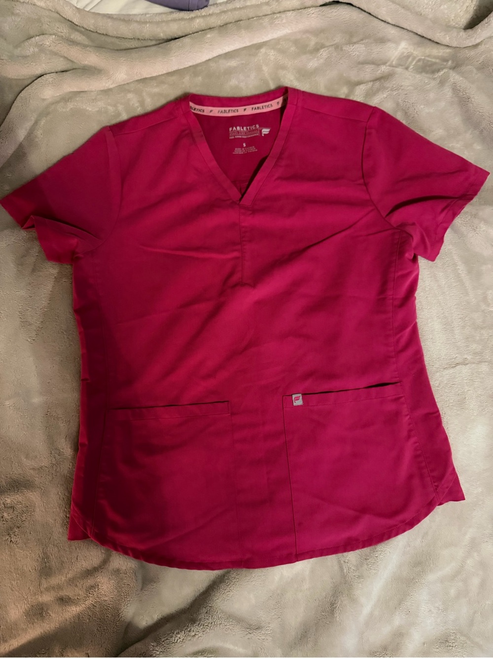 Fabletics Women's V-Neck Scrub Top in Fuchsia
